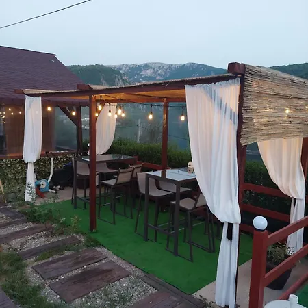 Lodge Clisura Dunarii Casutele Danca Eselnita