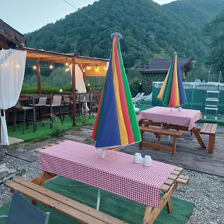 Clisura Dunarii Casutele Danca Lodge *